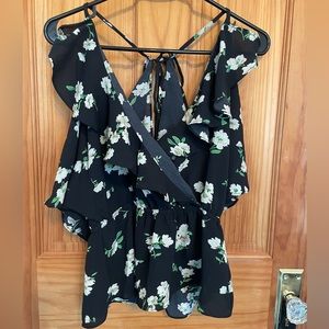 Charlotte Russe. Women’s Off the Shoulder Floral Blouse. Size Small.